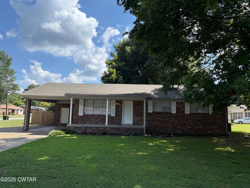 915 Daniel Boone Dr, Dyersburg, TN, 38024-2501 | Card Image