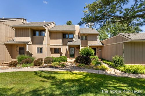2670 Ridgecroft Dr Se, Grand Rapids, MI, 49546-5650 | Card Image