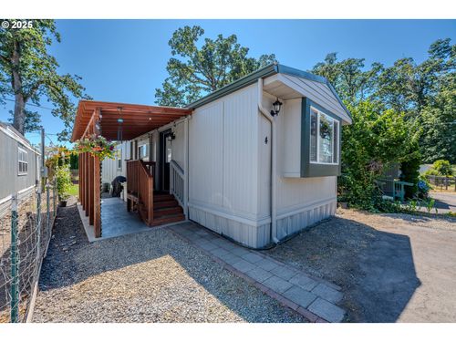 4-1065 S Pacific Hwy, Woodburn, OR, 97071-8902 | Card Image