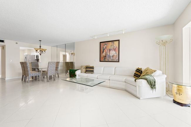 APT-105 - 14112 Huntington Pointe Dr, Condo with 2 bedrooms, 2 bathrooms and null parking in Delray Beach FL | Image 16