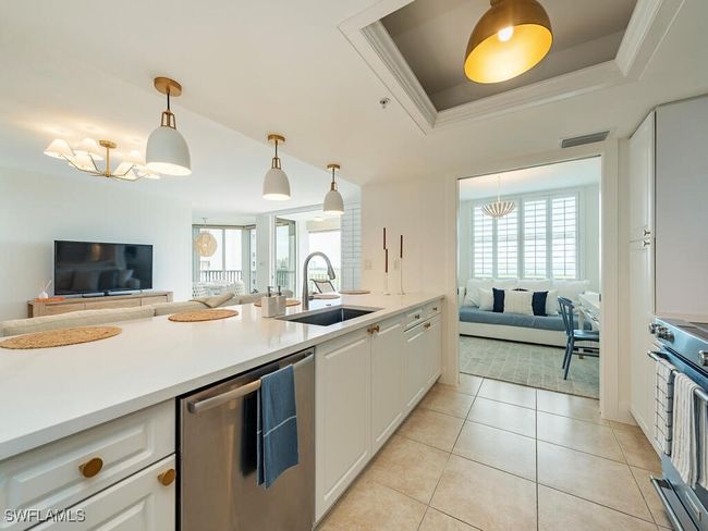 APT-802 - 6573 Marissa Loop, Condo with 2 bedrooms, 2 bathrooms and null parking in NAPLES FL | Image 5