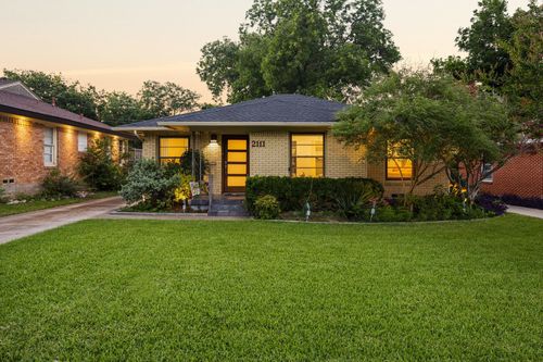 2111 Melbourne Ave, Dallas, TX, 75224-1050 | Card Image