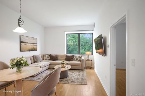 9-65 Mckinley Ave, White Plains, NY, 10606-1635 | Card Image