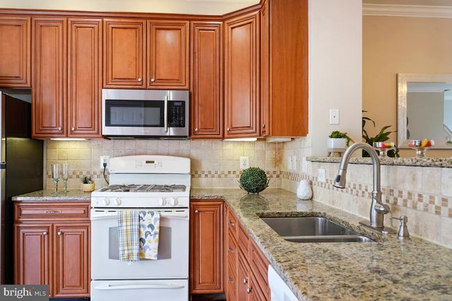 42812 Smallwood Ter, Townhouse with 3 bedrooms, 4 bathrooms and null parking in CHANTILLY VA | Image 23