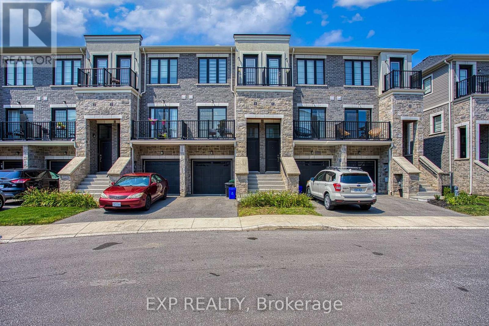 Residential in Hamilton (Waterdown) 2