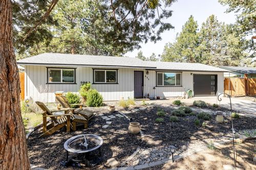 835 Se Polaris Ct, Bend, OR, 97702-1424 | Card Image