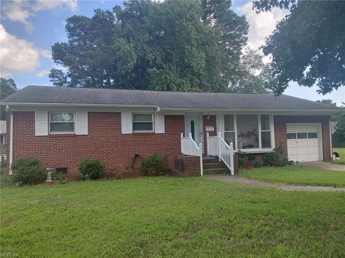 120 Latham Dr, Newport News, VA, 23605-1054 | Card Image