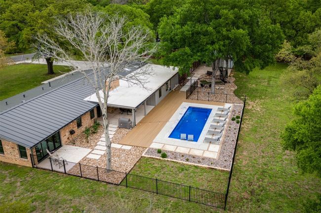 11 Sunset Trl, House other with 3 bedrooms, 3 bathrooms and 12 parking in Sunset Valley TX | Image 35