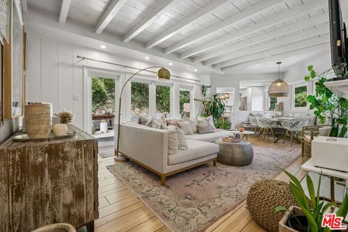 3095 Passmore Drive, Los Angeles, CA, 90068 | Card Image