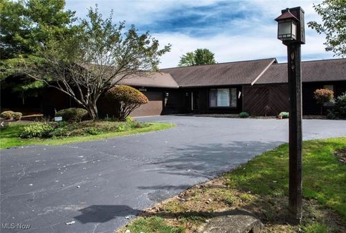 2-3502 Somerset Unit B Drive, Youngstown, OH, 44505 | Card Image