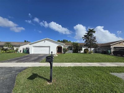 25947 Sw 132 Nd Court, House other with 4 bedrooms, 2 bathrooms and null parking in Homestead FL | Image 2