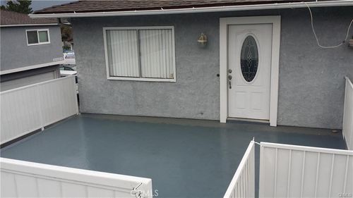 28164 Robin Ave, Saugus, CA, 91350-2060 | Card Image