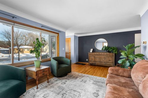 1521 Atlantic St, Saint Paul, MN, 55106-1101 | Card Image