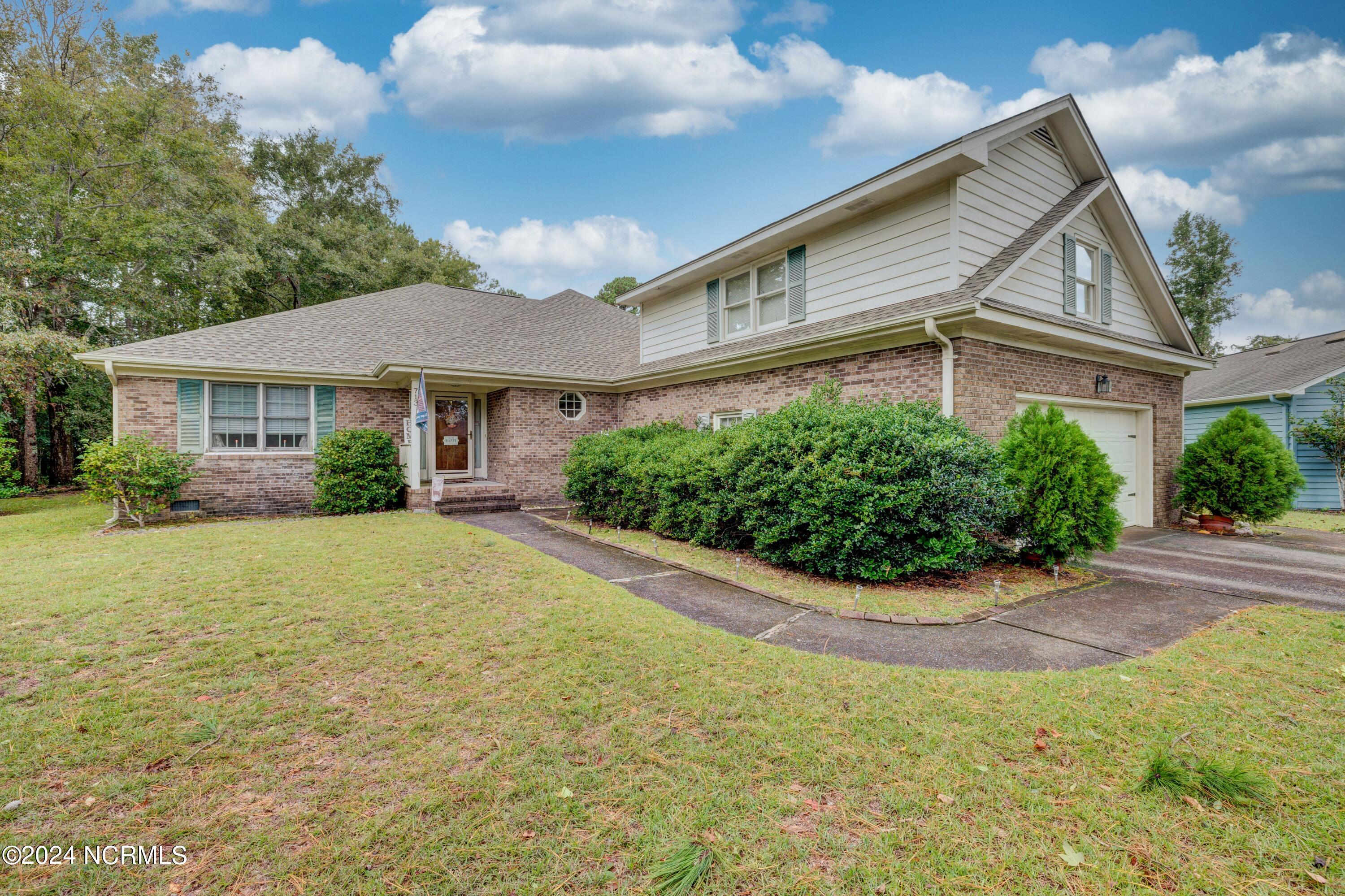 Grey Squirrel Dr, Wilmington, NC 28409