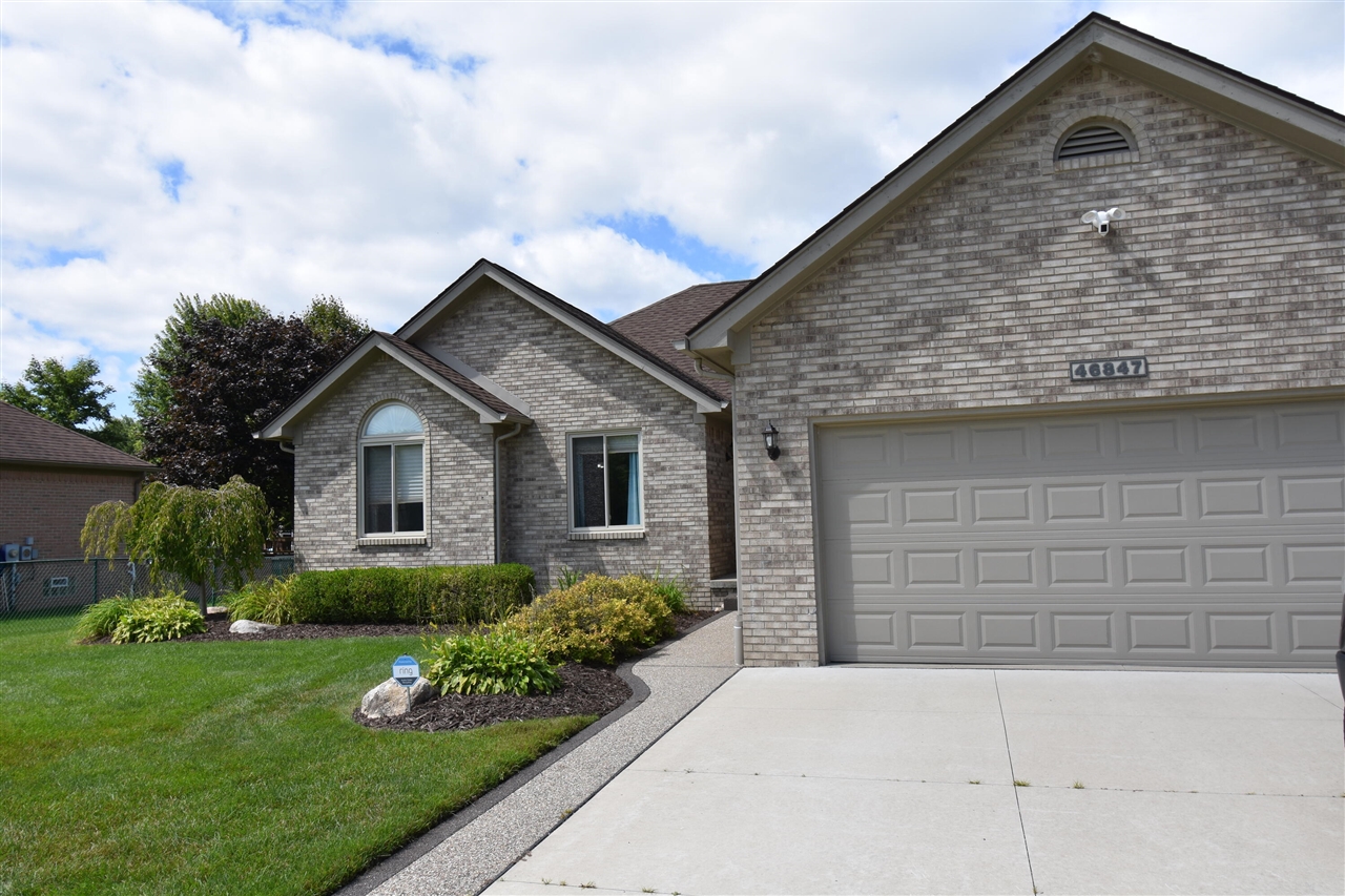 Putnam Ct, Chesterfield, MI 48047