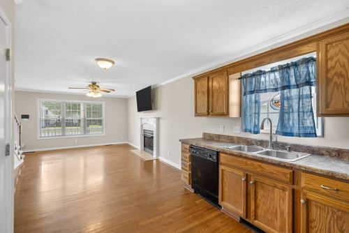 3792 Cindy Jo Dr N, Clarksville, TN, 37040-2501 | Card Image