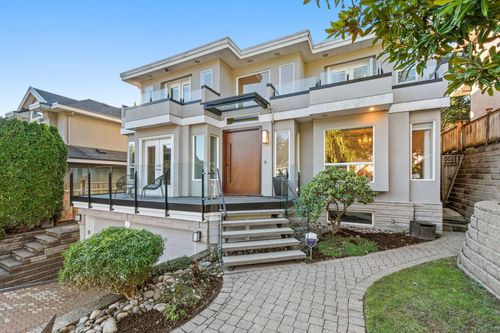 1725 Orkney Pl, North Vancouver, BC, V7H2Z1 | Card Image