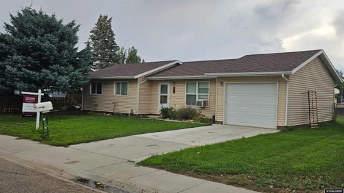 1907 Cardinal St, Worland, WY, 82401-4240 | Card Image
