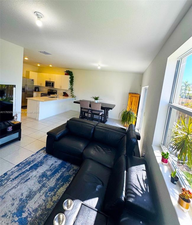 1 - 5544 Nw 27 Th Pl, Townhouse with 3 bedrooms, 3 bathrooms and null parking in Lauderhill FL | Image 16