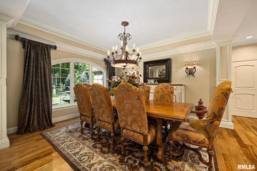 2204 W Pinnacle Dr, Dunlap, IL, 61525-8710 | Card Image