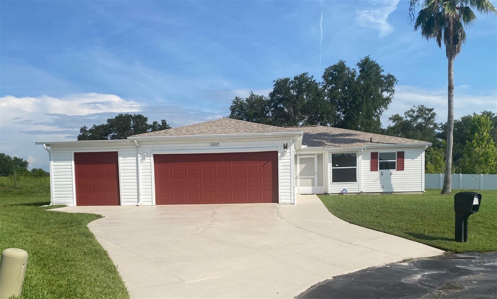 Corey Pavin Ln, San Antonio, FL 33576