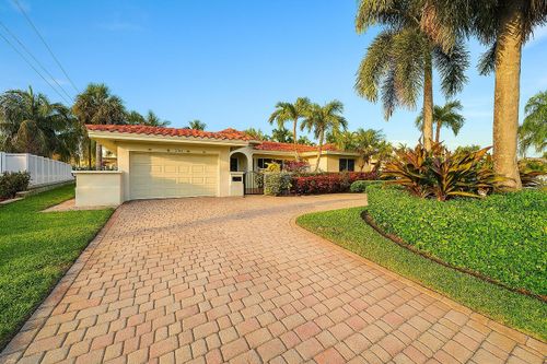 2761 Ne 22nd Ct, Pompano Beach, FL, 33062-1107 | Card Image