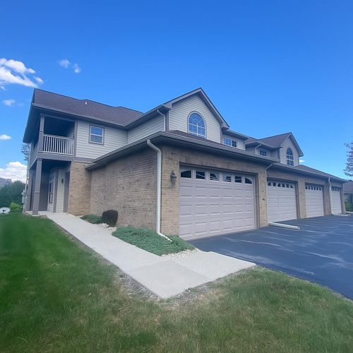 18107 W Wisconsin Ave, Brookfield, WI, 53045-5699 | Card Image