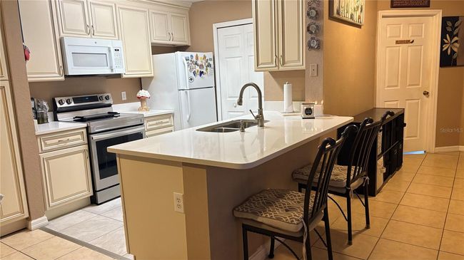 APT-7109 - 5471 Vineland Rd, Condo with 3 bedrooms, 2 bathrooms and null parking in ORLANDO FL | Image 5