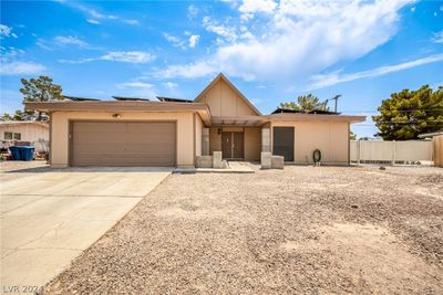 5501 Club House Drive, House other with 2 bedrooms, 1 bathrooms and null parking in Las Vegas NV | Image 2