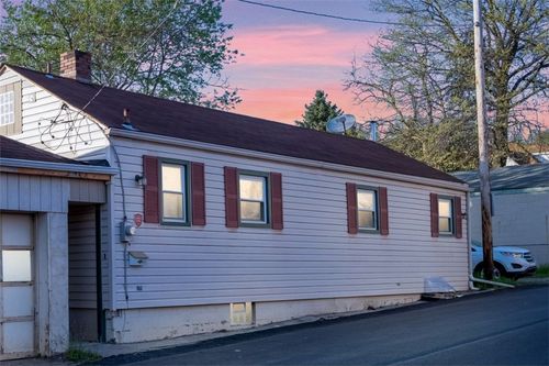 741 Bucyrus St, Pittsburgh, PA, 15220-5756 | Card Image