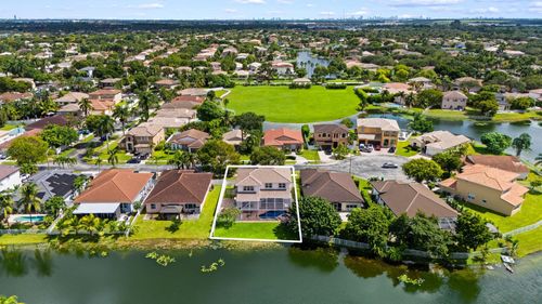 2738 Sw 137th Ter, Miramar, FL, 33027-3929 | Card Image