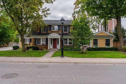 a-2080 Caroline St, Burlington, ON, L7R1L5 | Card Image