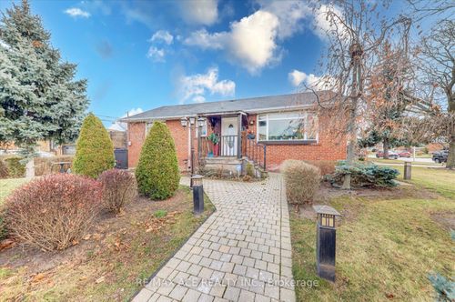 31 Crosland Dr, Scarborough, ON, M1R4M6 | Card Image