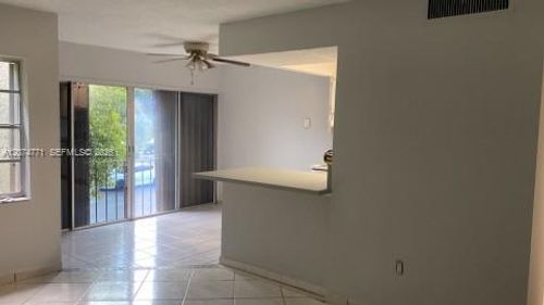 204b-9370 W Flagler St, Miami, FL, 33174-3429 | Card Image