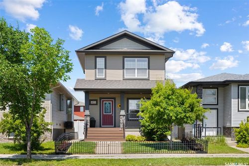 4821 James Hill Rd, House with 2 bedrooms, 4 bathrooms and 2 parking in Regina SK | Card Image