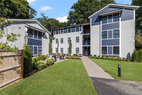 204-32 Exchange St, East Greenwich, RI, 02818-3904 | Card Image