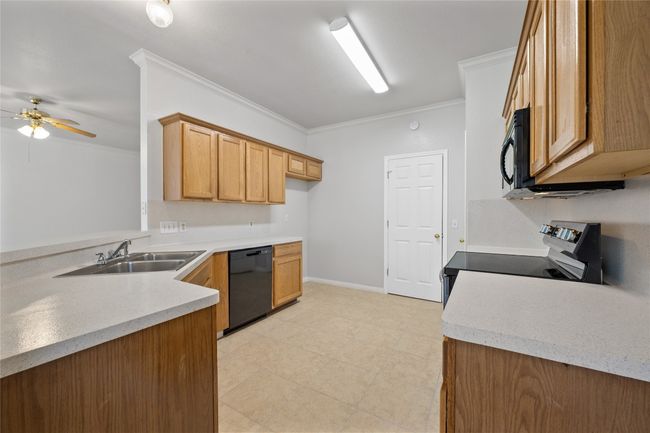 5709 Hudson Bend Rd, House other with 4 bedrooms, 2 bathrooms and 4 parking in Austin TX | Image 8