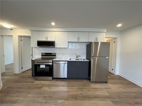 711-4263 4th Ave, Niagara Falls, ON, L2E0C2 | Card Image