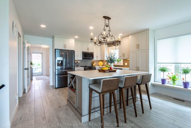 4062 Bluepoint Dr, House other with 3 bedrooms, 3 bathrooms and 4 parking in Town Of Plympton Wyoming ON | Image 13