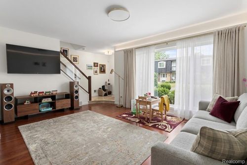 apt-4-29876 City Center Dr, Warren, MI, 48093-2434 | Card Image