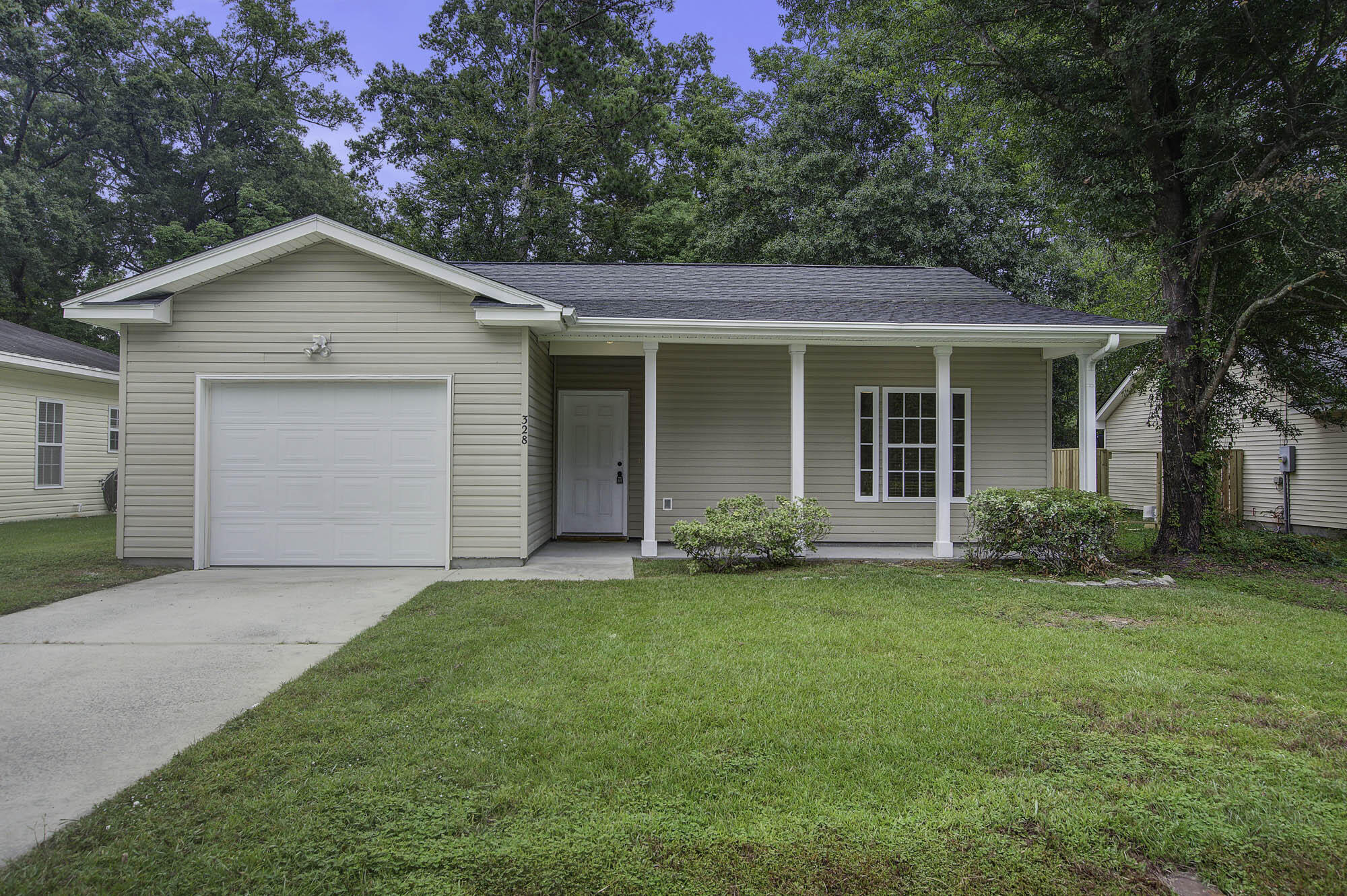 Price St, Goose Creek, SC 29445