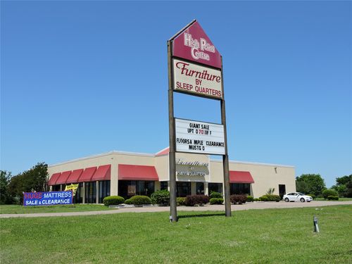 2400 W Ennis Ave, Ennis, TX, 75119-8032 | Card Image