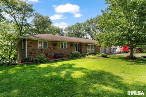 109 Hillcrest Dr, Geneseo, IL, 61254-9256 | Card Image