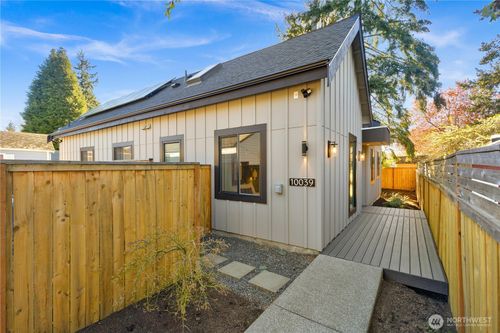 10039 13th Ave Nw, Seattle, WA, 98177-5213 | Card Image