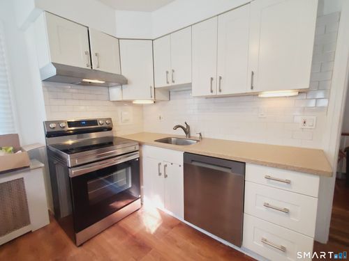 2-43 Mohegan Ave, Stamford, CT, 06902-7409 | Card Image
