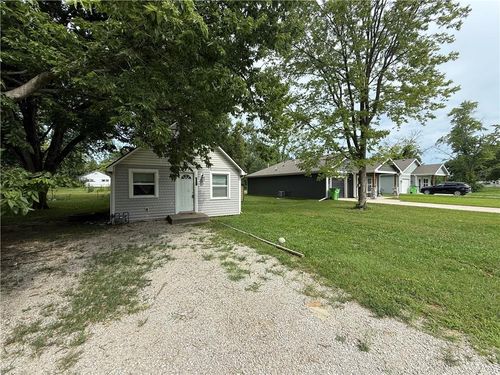 737 S Cherry St, Ottawa, KS, 66067-3050 | Card Image
