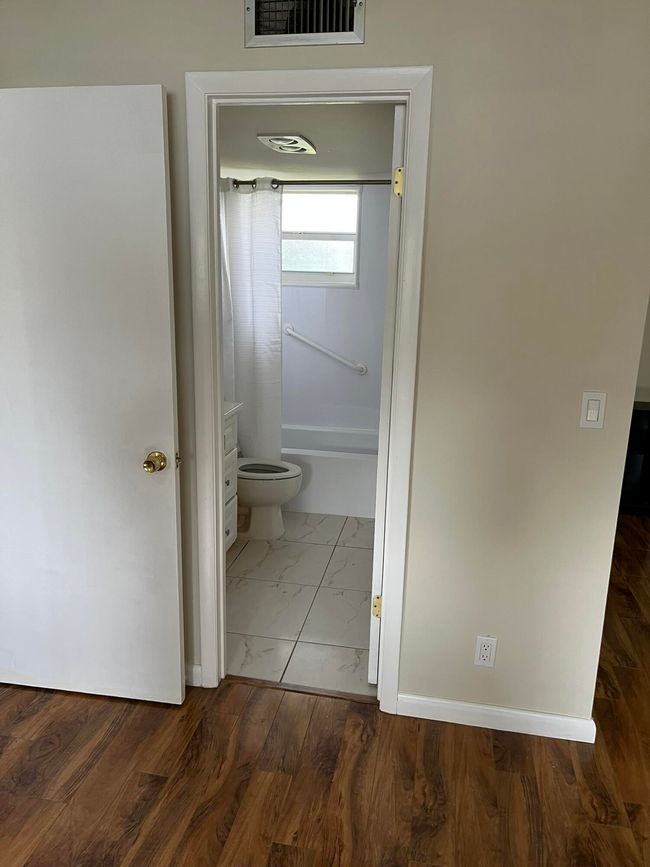 APT-112 - 225 Bonnie Blvd, Condo with 1 bedrooms, 2 bathrooms and null parking in Palm Springs FL | Image 10