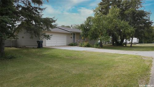 410 1 St S, Waldheim, SK, S0K2H0 | Card Image