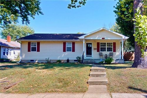 922 N Main St, Nevada, MO, 64772-1421 | Card Image