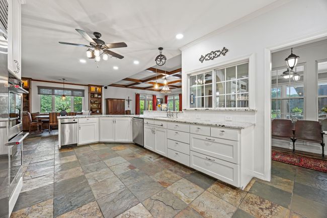 560 E Jernigan Rd, Home with 5 bedrooms, 5 bathrooms and null parking in Copper Canyon TX | Image 14